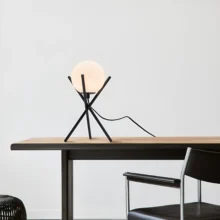 Stona lampa opalna kugla tronožna Opal/Crna grlo G9