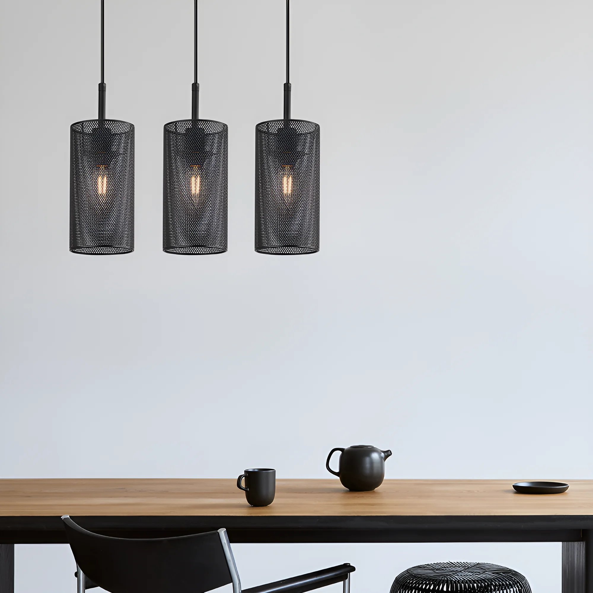 Viseća lampa sa šipkom 3×E14 crna sa žičanim kavezima serije Wire W002